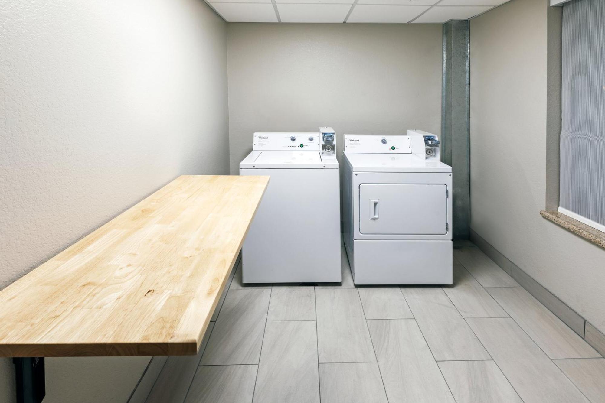 Holiday Inn Express & Suites Del Rio By Ihg Extérieur photo