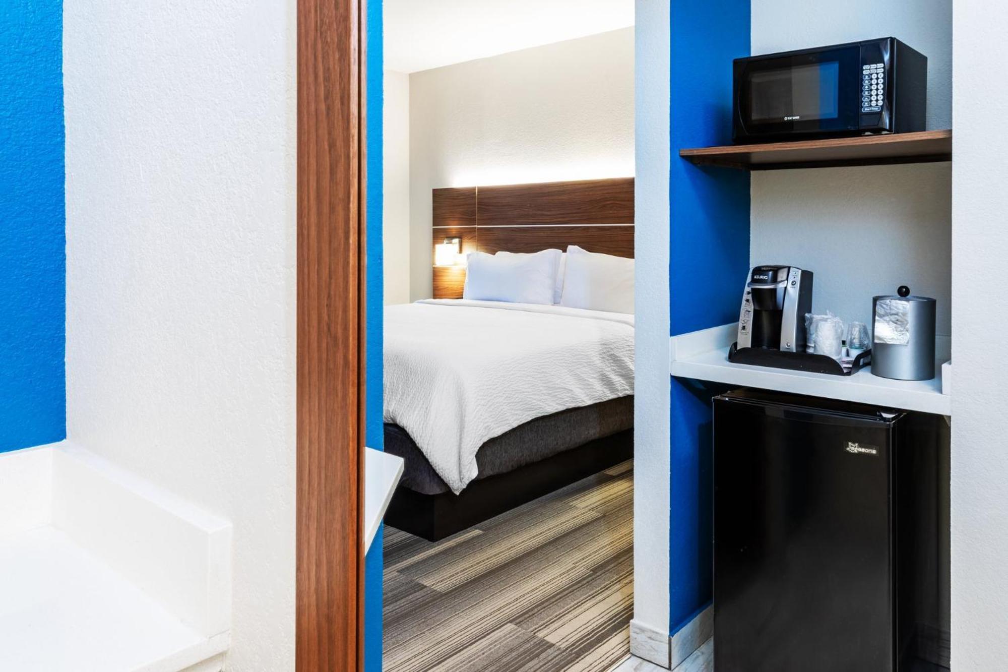 Holiday Inn Express & Suites Del Rio By Ihg Extérieur photo